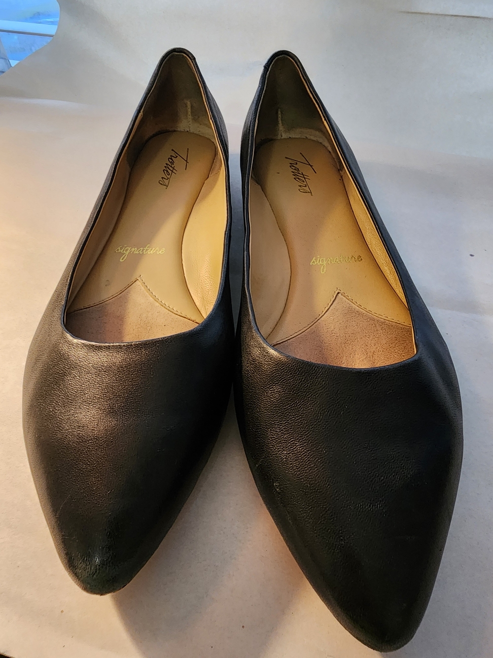 Trotters Signature Black Leather Pointed Toe Pumps Women’s Comfort Dress Shoes